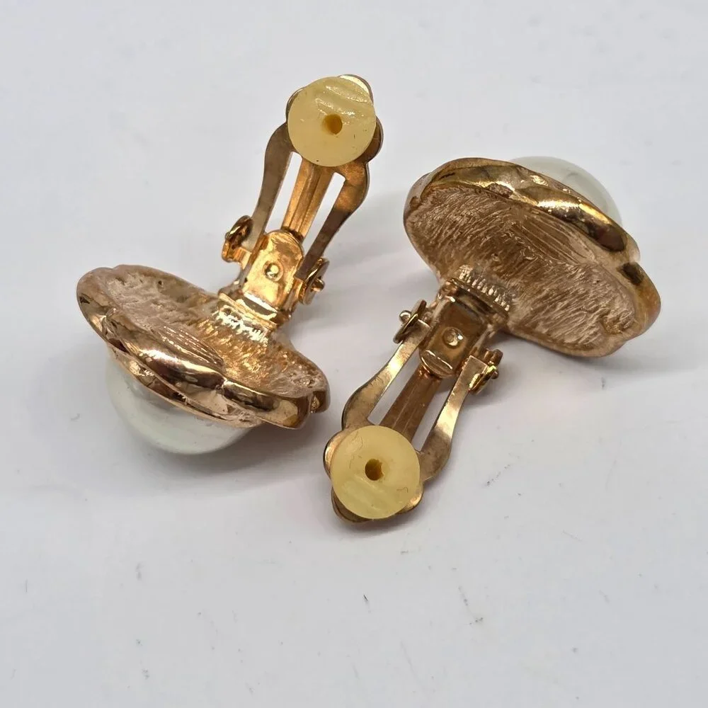 Vintage Roman Gold-Tone Faux Pearl & Crystal Clip-On Earrings 3/4" - Picture 6 of 7